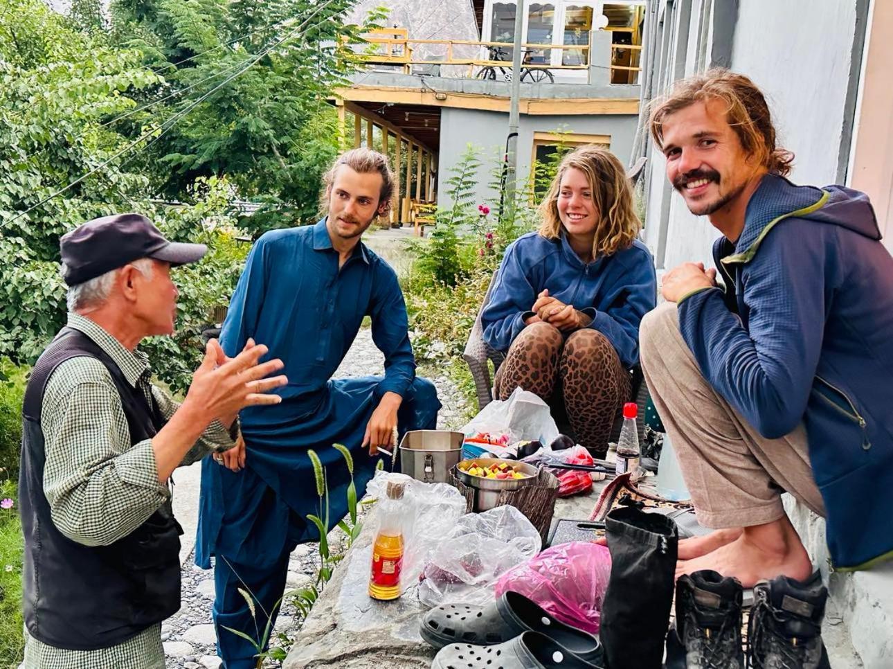 Backpackers Stories By Old Hunza Inn Karimabad  ภายนอก รูปภาพ