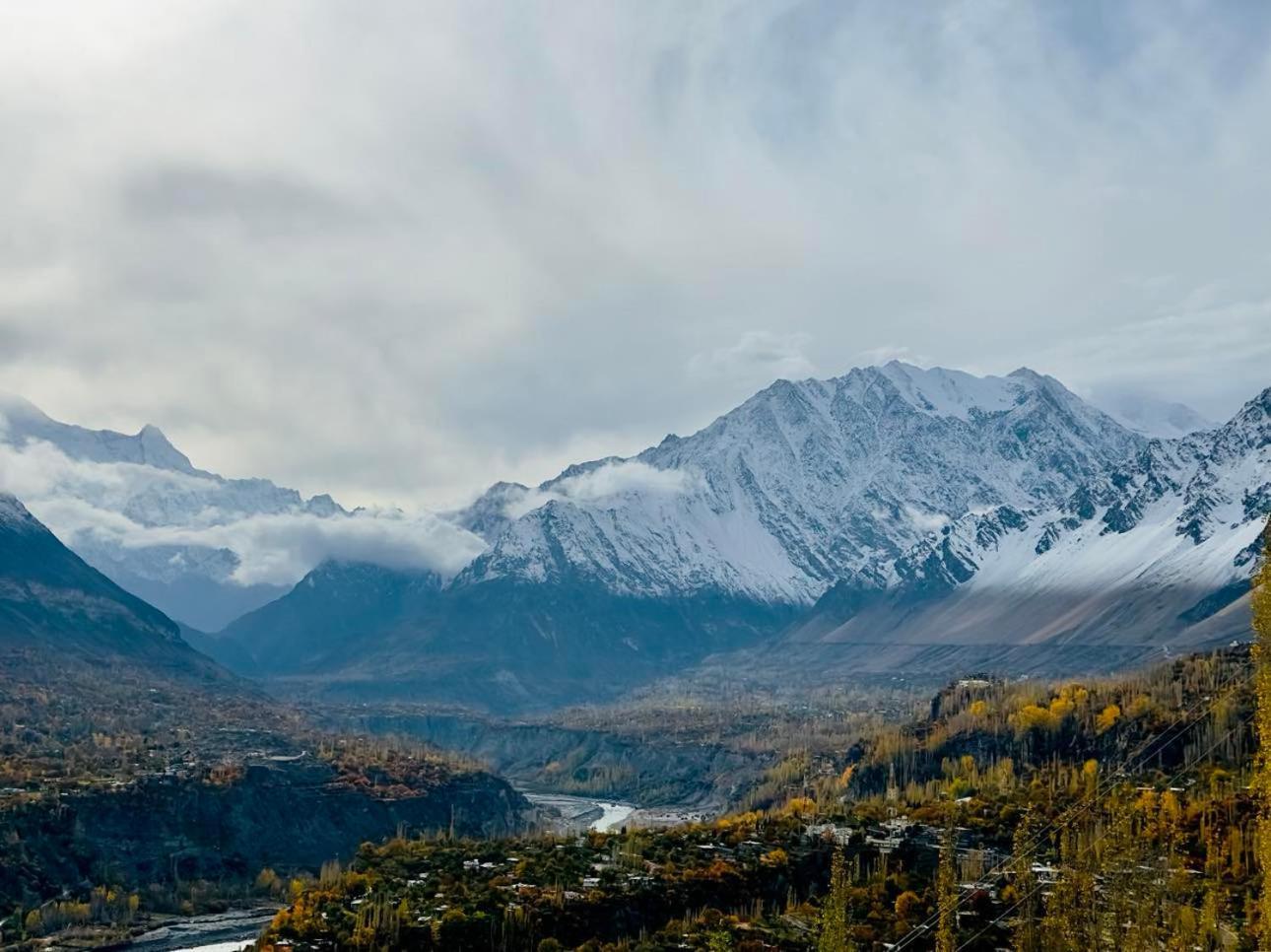 Backpackers Stories By Old Hunza Inn Karimabad  ภายนอก รูปภาพ