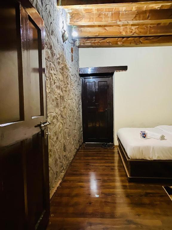 Backpackers Stories By Old Hunza Inn Karimabad  ภายนอก รูปภาพ
